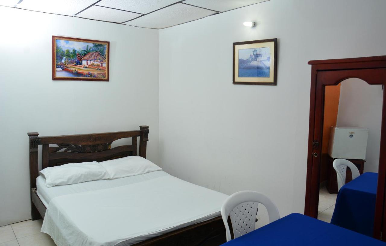 Hotel Andalucia Inn 圣玛尔塔 外观 照片