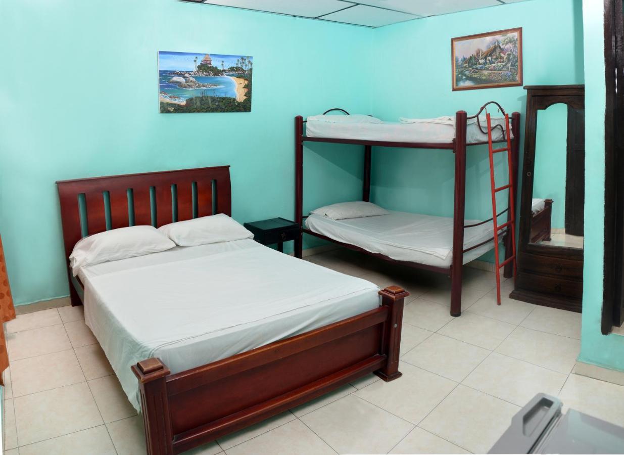 Hotel Andalucia Inn 圣玛尔塔 外观 照片