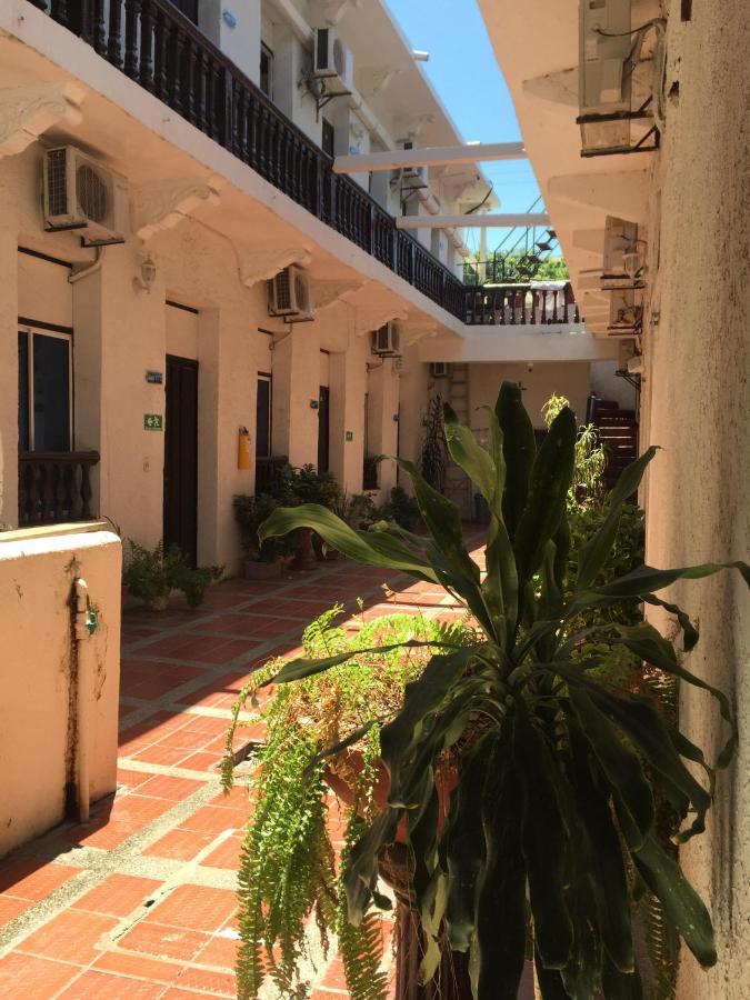 Hotel Andalucia Inn 圣玛尔塔 外观 照片