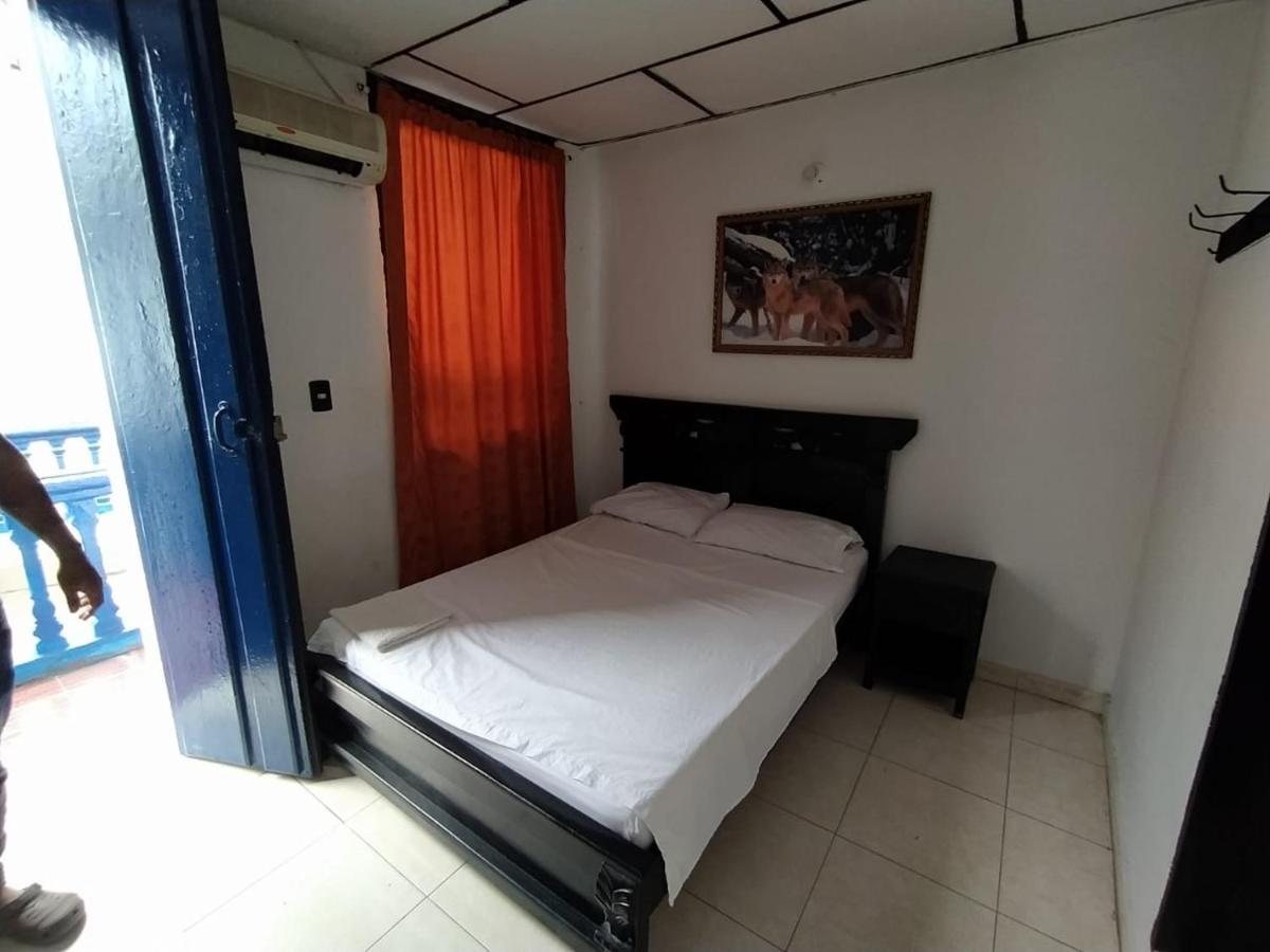 Hotel Andalucia Inn 圣玛尔塔 外观 照片