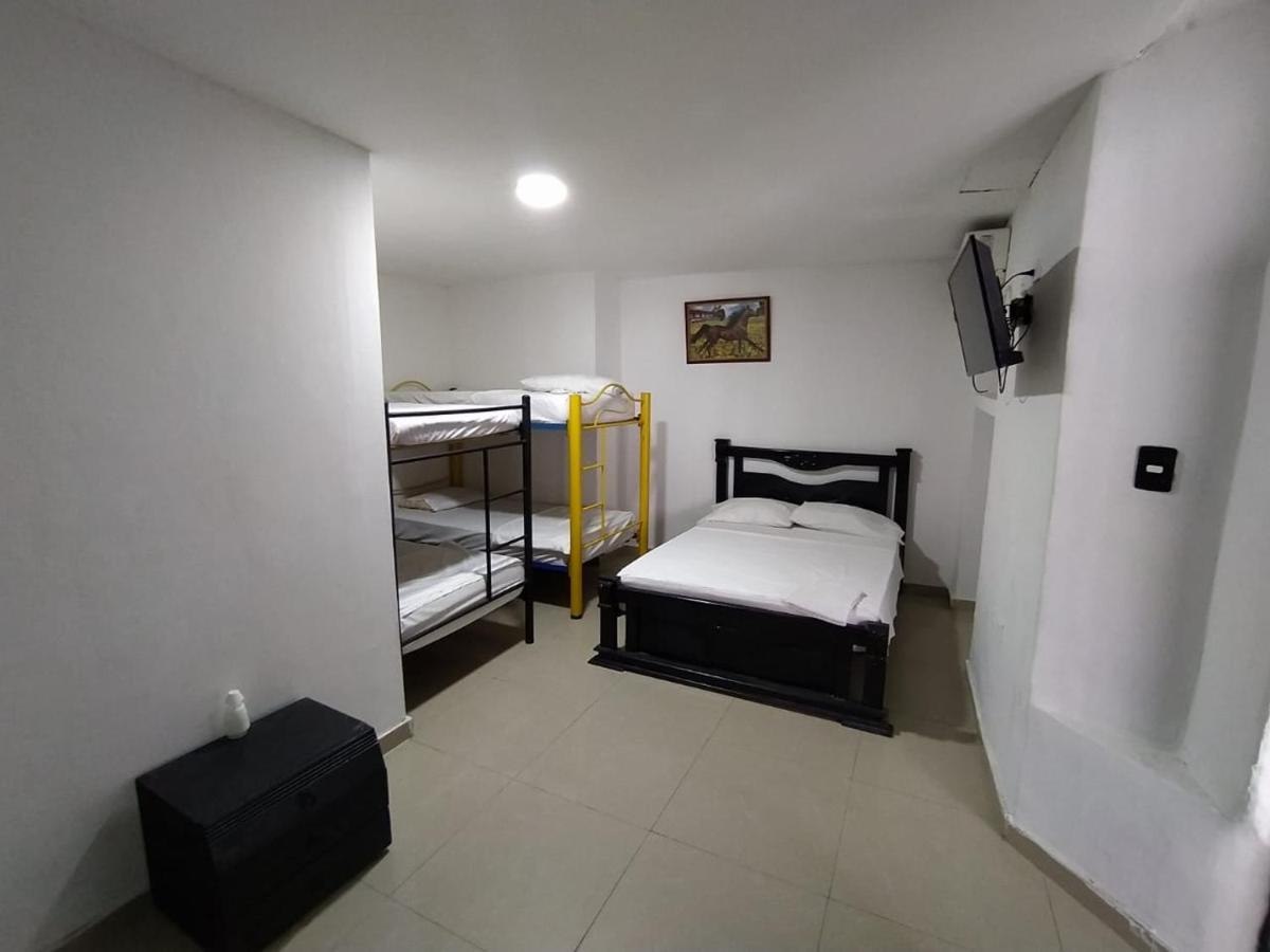 Hotel Andalucia Inn 圣玛尔塔 外观 照片