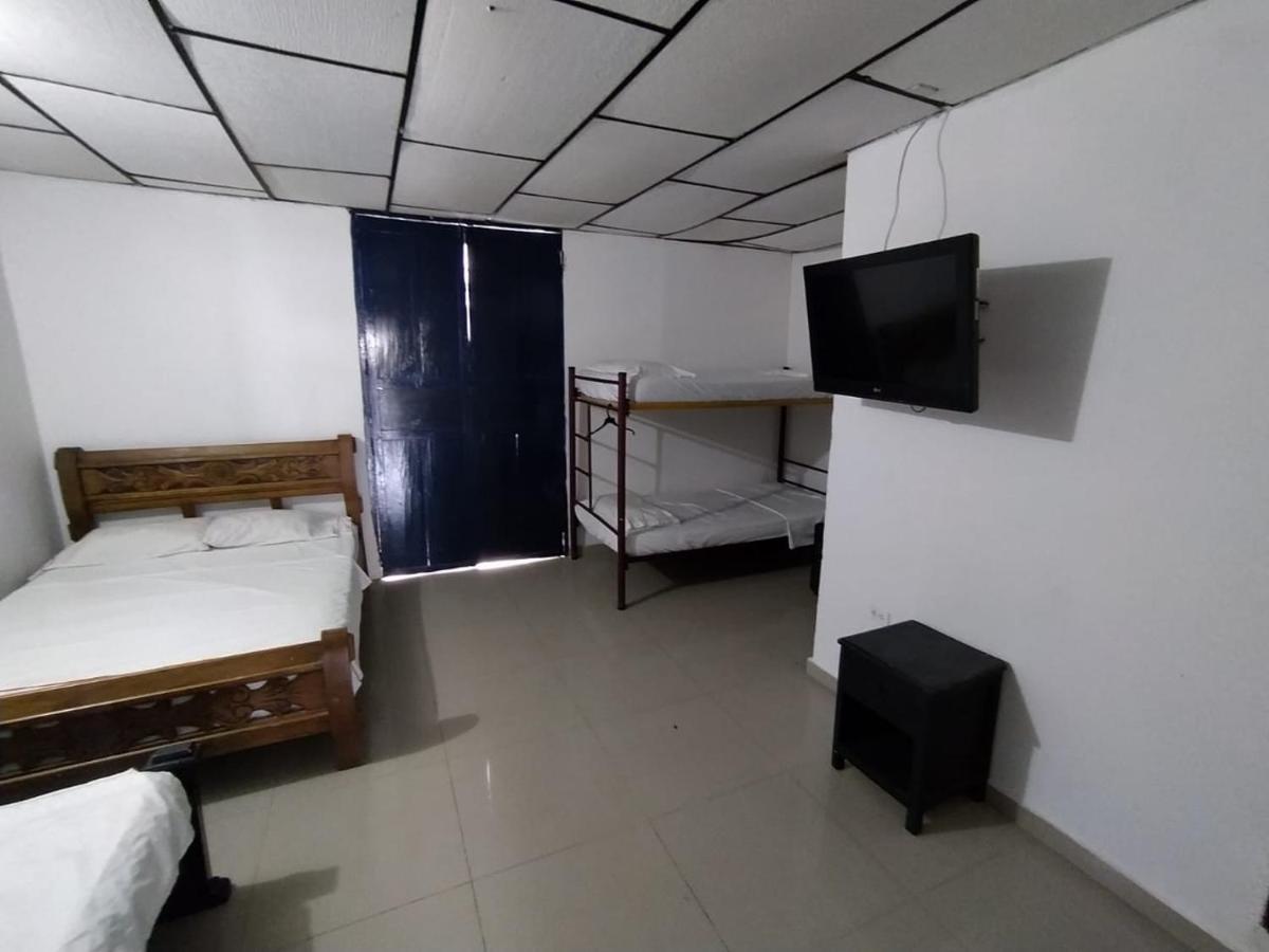 Hotel Andalucia Inn 圣玛尔塔 外观 照片