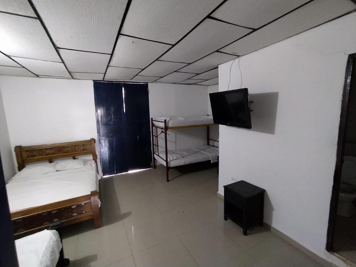 Hotel Andalucia Inn 圣玛尔塔 外观 照片
