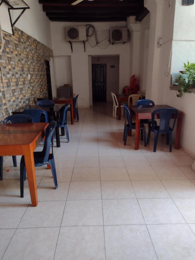 Hotel Andalucia Inn 圣玛尔塔 外观 照片